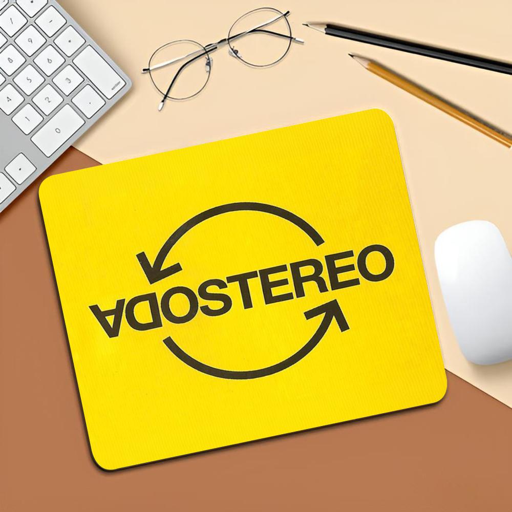 Gustavo Cerati Soda Stereo Mou - Desk Setup Anime recension och pris
