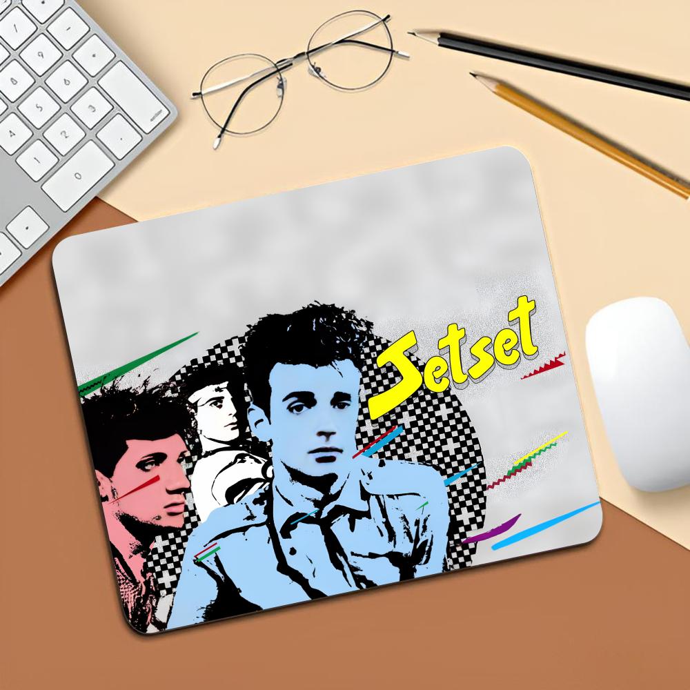 Gustavo Cerati Soda Stereo Mou - Desk Setup Anime recension och pris