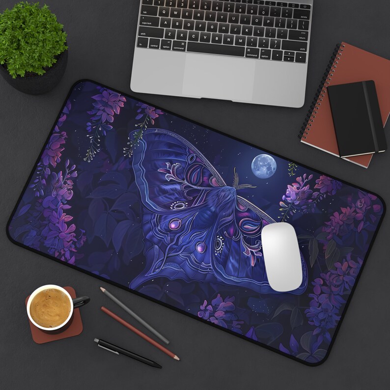 Moth Desk Mat, Cute Gaming Mou - Desk Setup With Plants recension och pris
