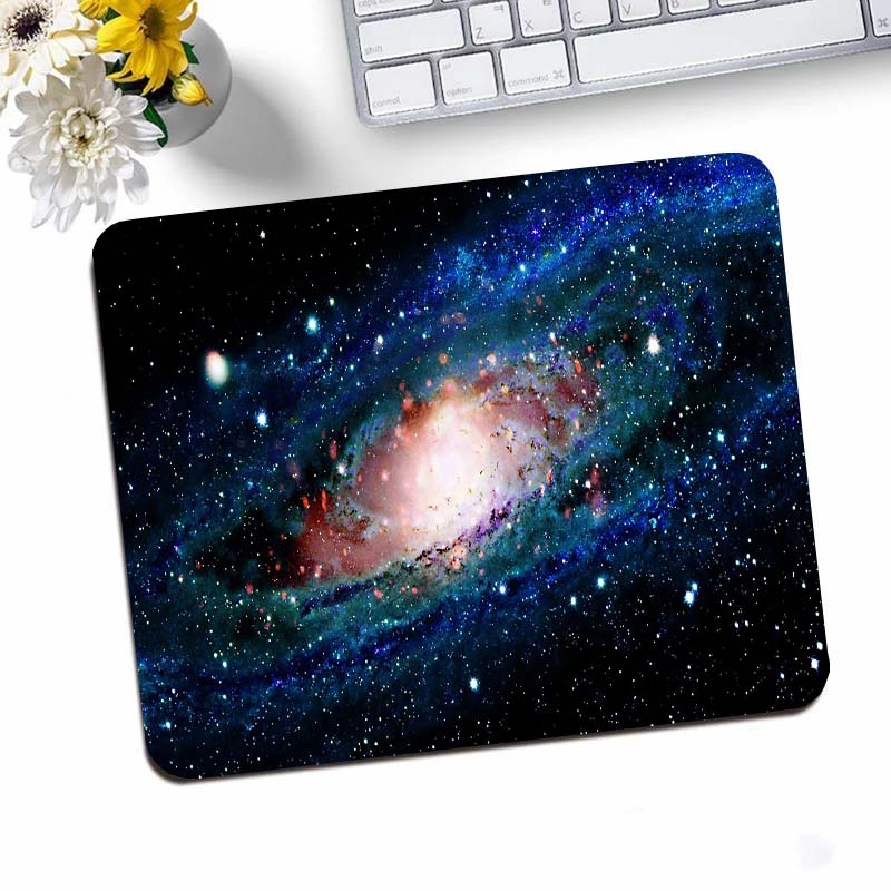 Galaxy Small Gaming Mouse Pad  - Desk Setup Anime recension och pris