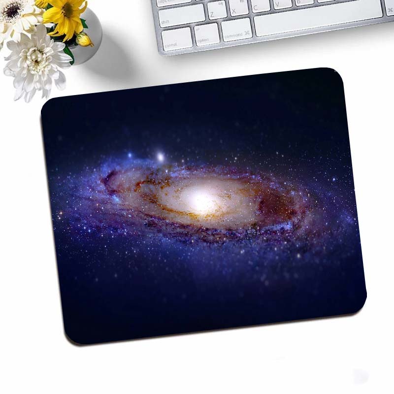 Galaxy Small Gaming Mouse Pad  - Desk Setup Anime recension och pris